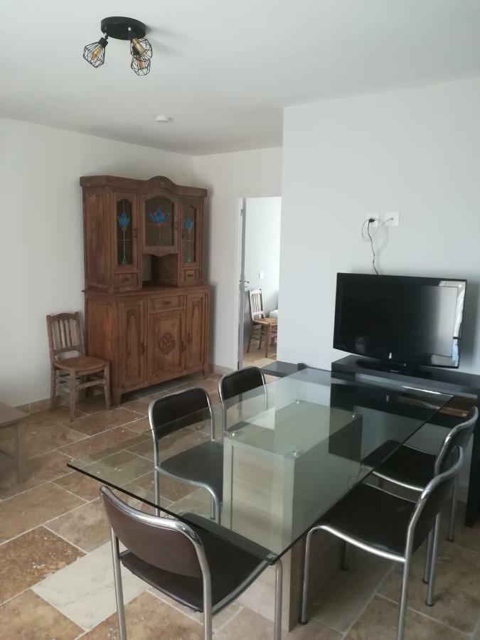 Au Pays Du Ventoux Bed & Breakfast เลอ ตอร์ ภายนอก รูปภาพ